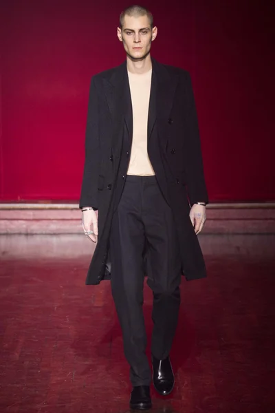 Look 14